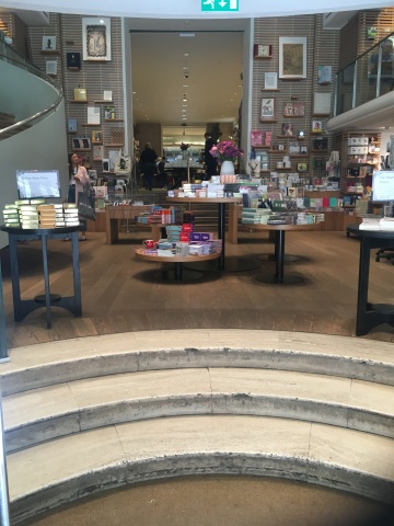Waterstones Piccadilly Entrance